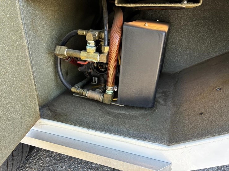 2001-ford-f550-image-9