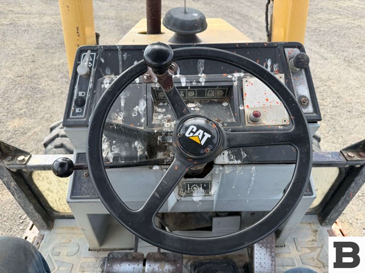 1993-caterpillar-416b-image-79