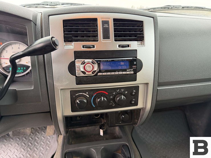 2005-dodge-dakota-image-27