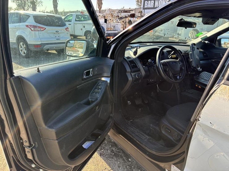 2017-ford-explorer-police-interceptor-image-12