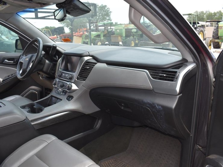 2017-chevrolet-tahoe-image-10
