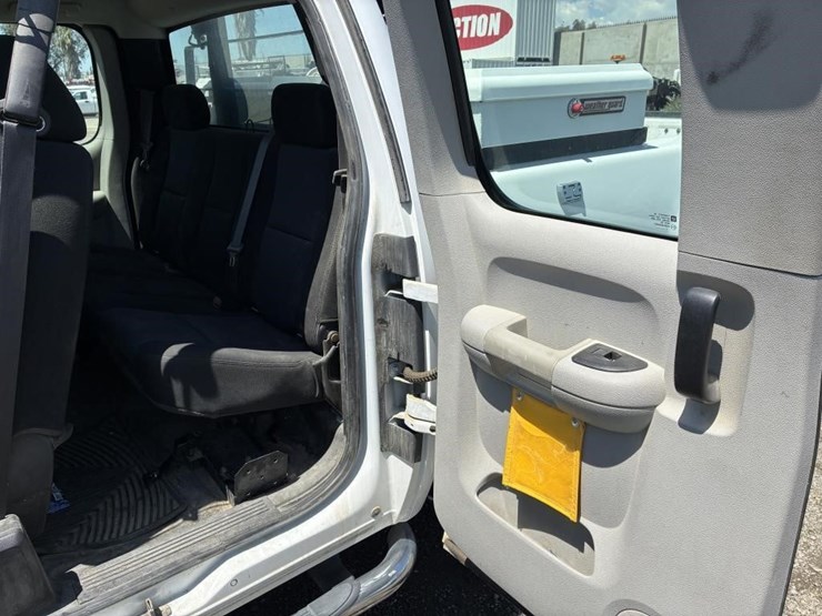 2012-gmc-sierra-3500-image-12