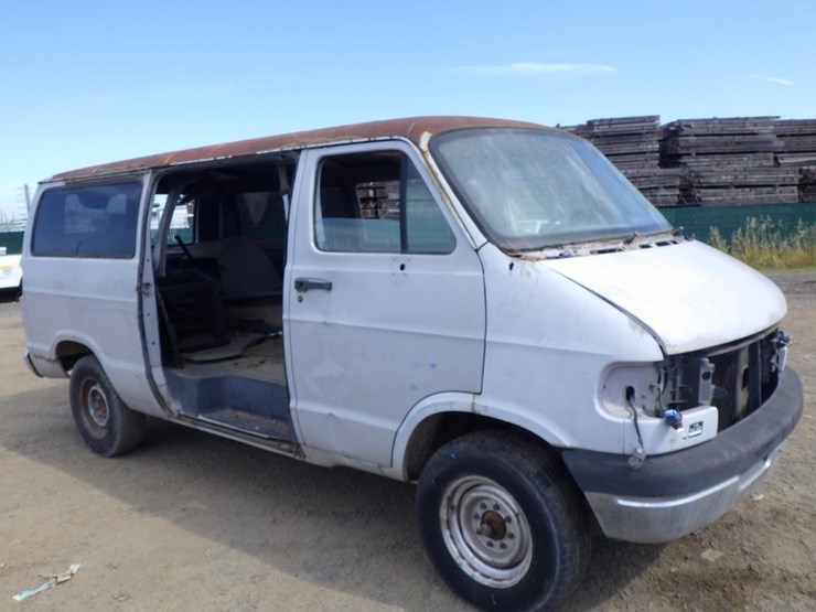 1997-dodge-ram-3500-image-2