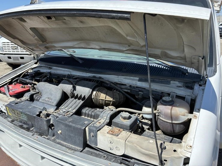 2002-ford-e350-image-7