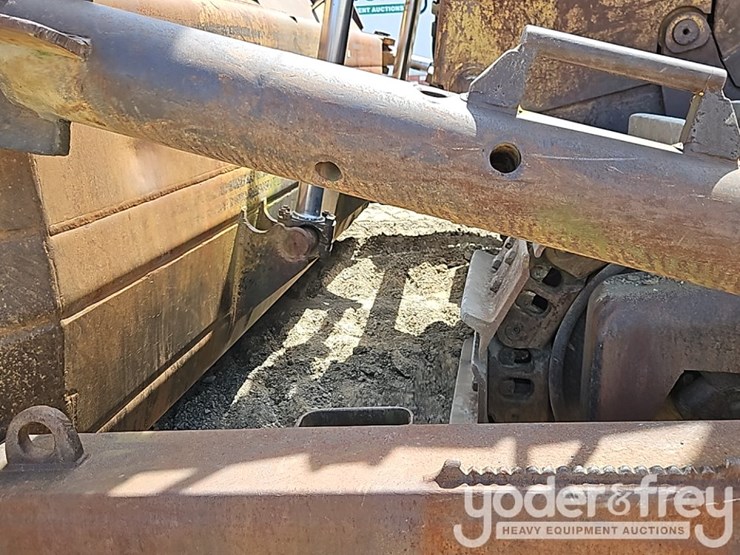 1980-caterpillar-d10-image-18