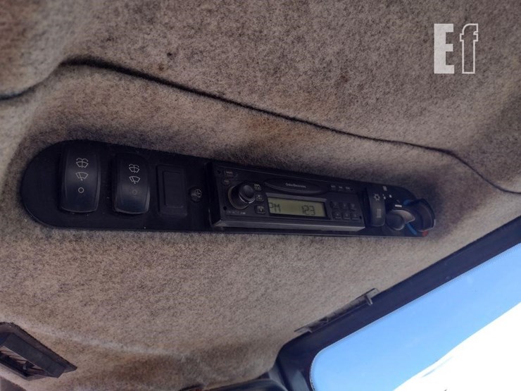 2006-deere-550j-lt-image-10