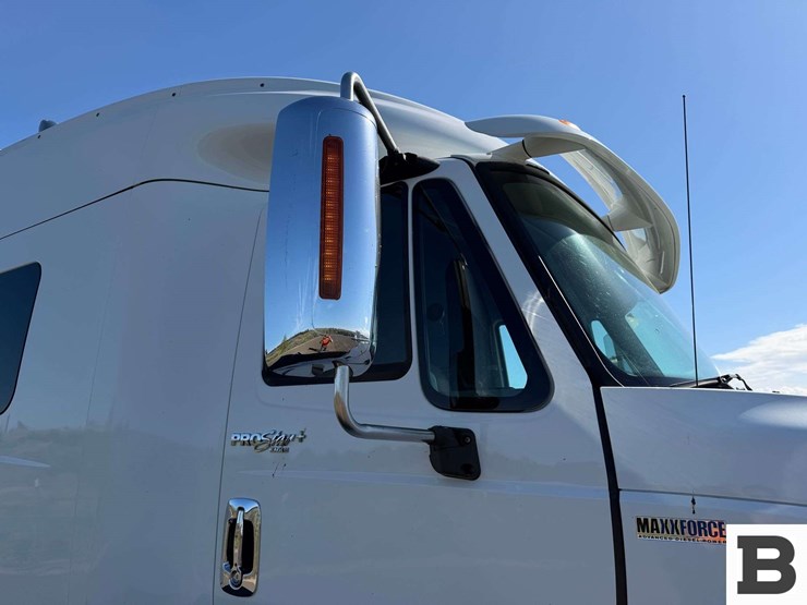 2012-international-prostar-image-40