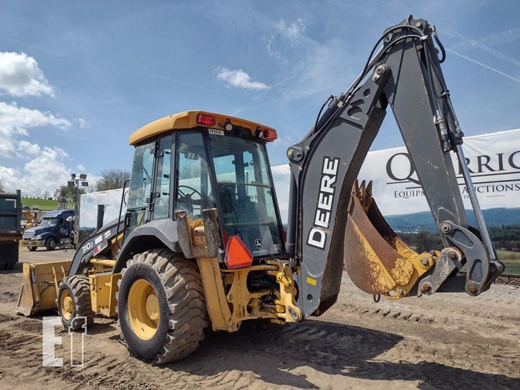 2010-deere-310j-image-45