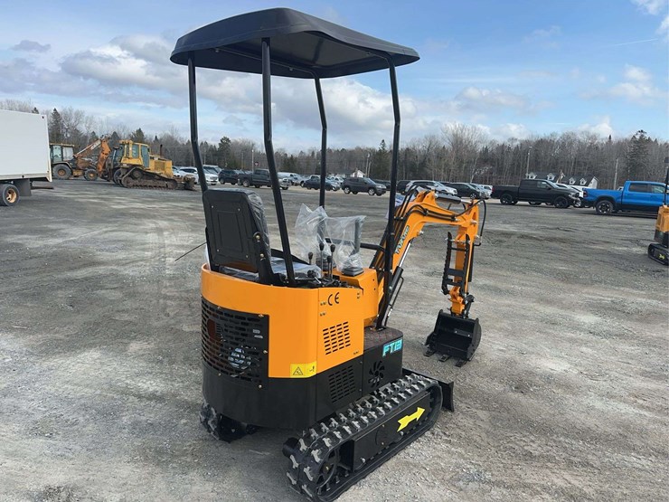 2026-future-ft13-mini-excavator-image-5