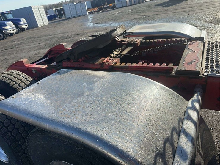 2022-kenworth-t800-image-16