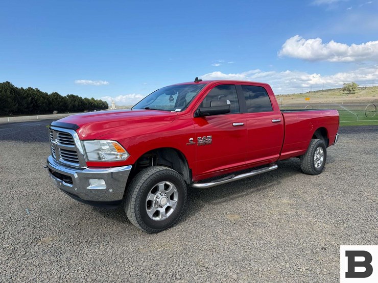 2016-dodge-2500-image-1