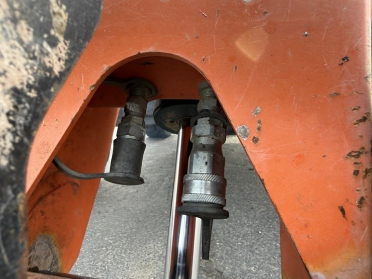 2015-sky-trak-6042-image-11