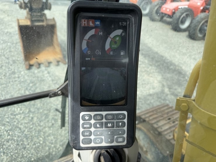 2016-kobelco-sk140sr-image-50
