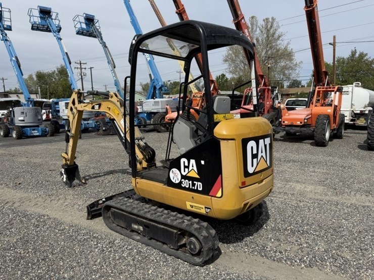 2017-caterpillar-301.7d-image-6
