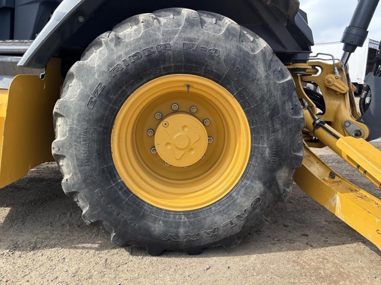 2019-deere-310l-ep-image-31