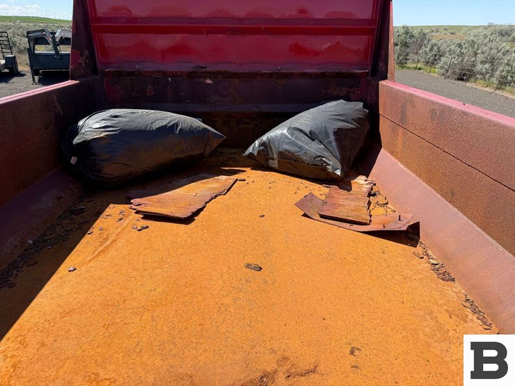 2010-ford-f750-image-26