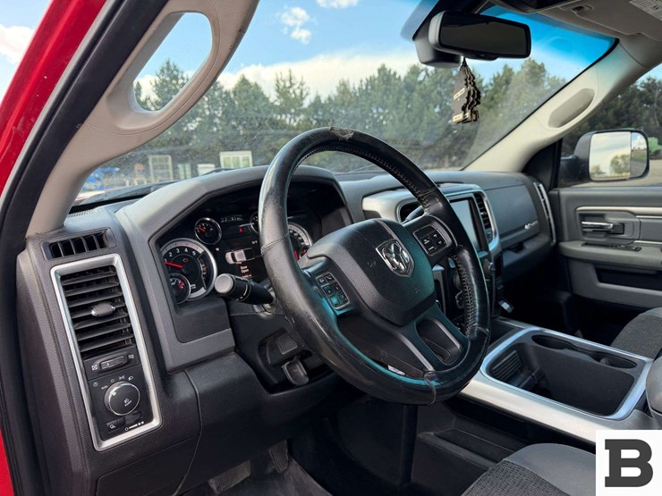 2016-dodge-2500-image-25