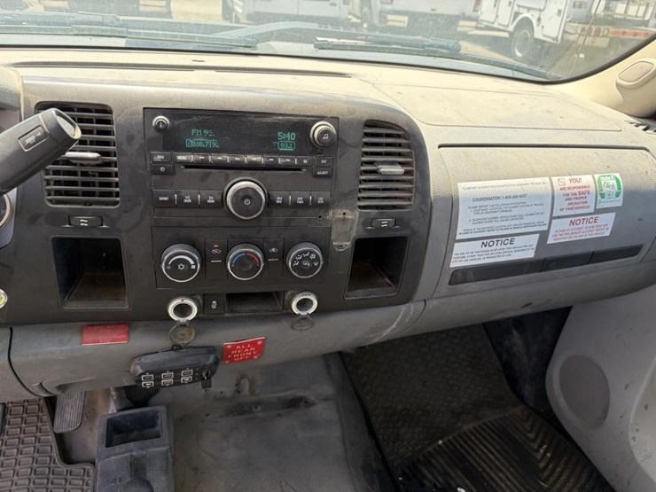 2012-gmc-sierra-3500-image-16