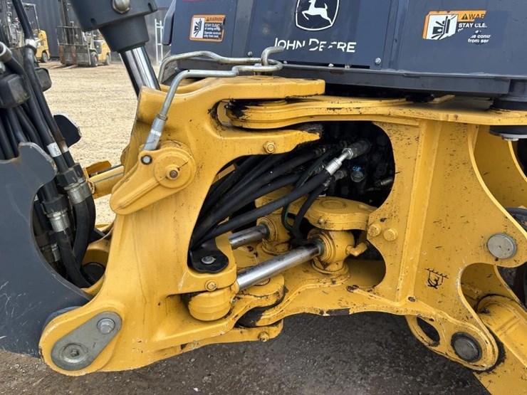 2019-deere-310l-ep-image-24