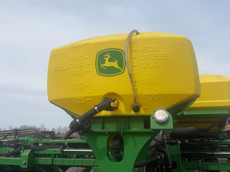 2024-john-deere-db66-image-36