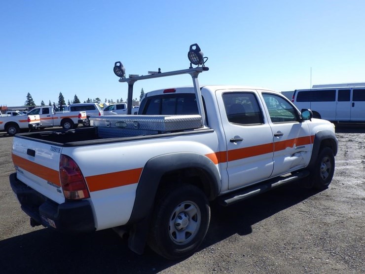 2013-toyota-tacoma-image-3