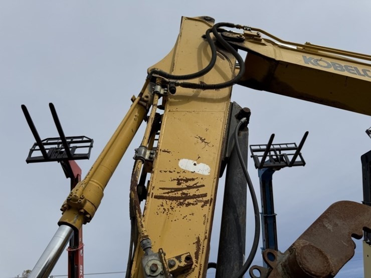 2016-kobelco-sk140sr-image-19