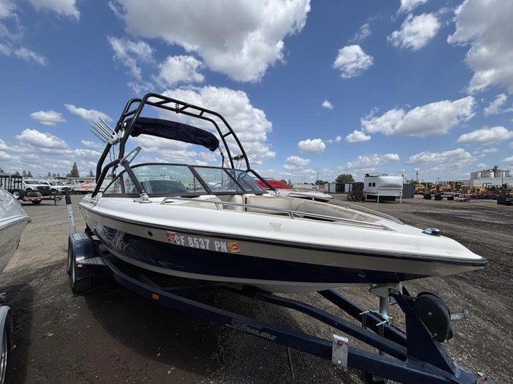 2001-unknown-trailer-image-2