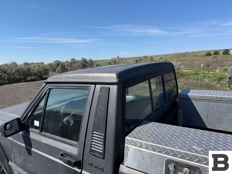 1989-jeep-comanche-pickup-image-15