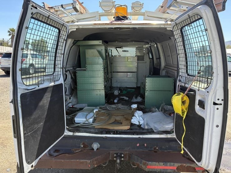 2002-ford-e350-image-12