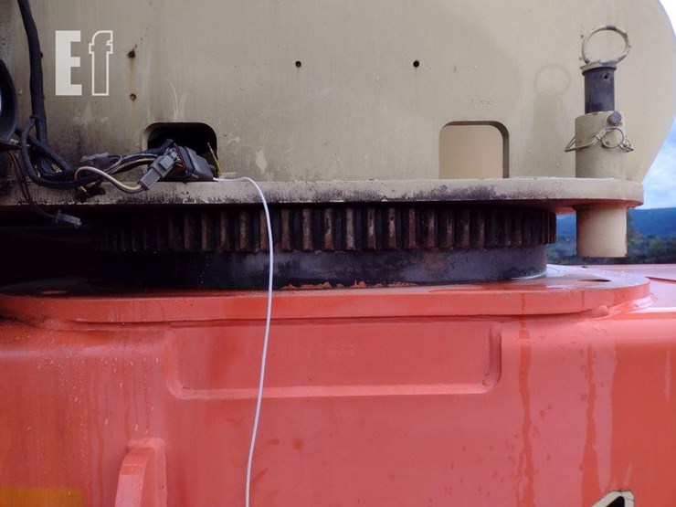 4-jlg-1200sjp-image-18