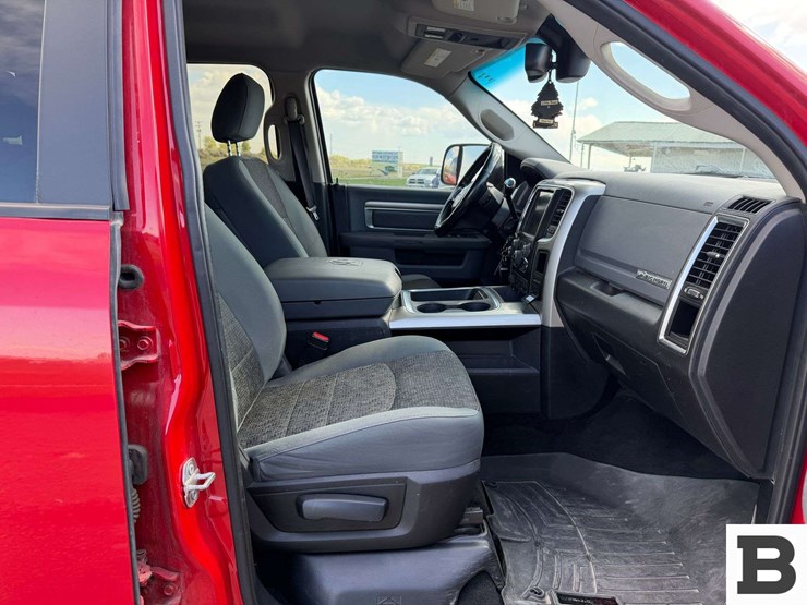 2016-dodge-2500-image-23