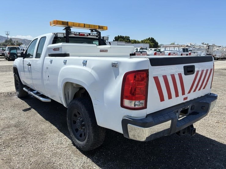 2012-gmc-sierra-3500-image-4