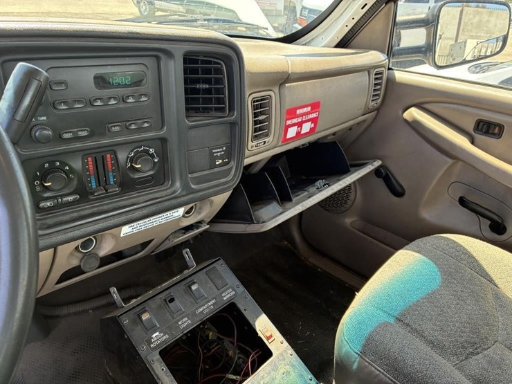 2007-chevrolet-silverado-2500hd-image-16