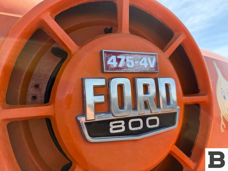 1979-ford-800-image-30