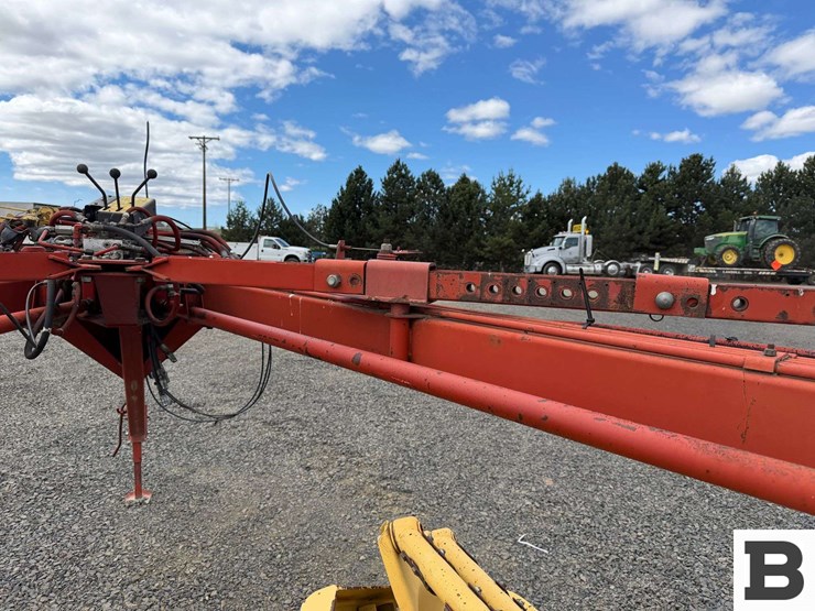 new-holland-216-image-24