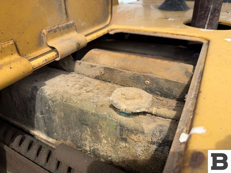 1993-caterpillar-416b-image-66