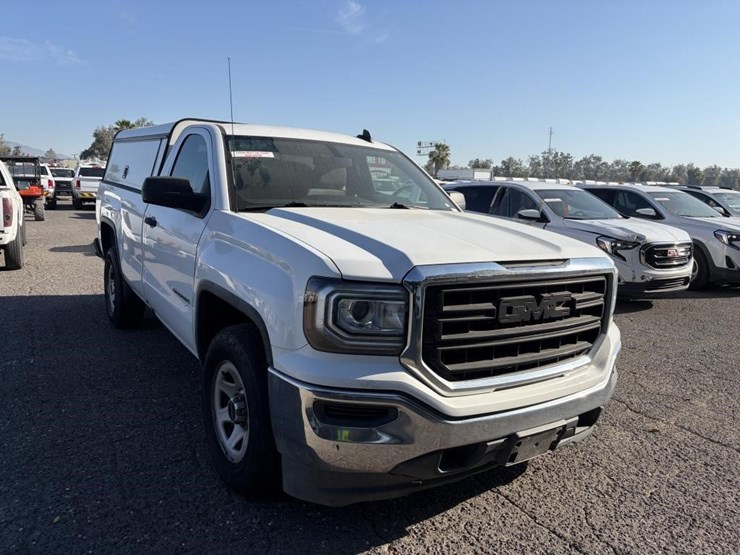 2017-gmc-sierra-1500-image-2