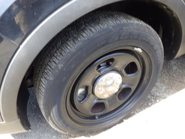 2014-ford-explorer-image-13