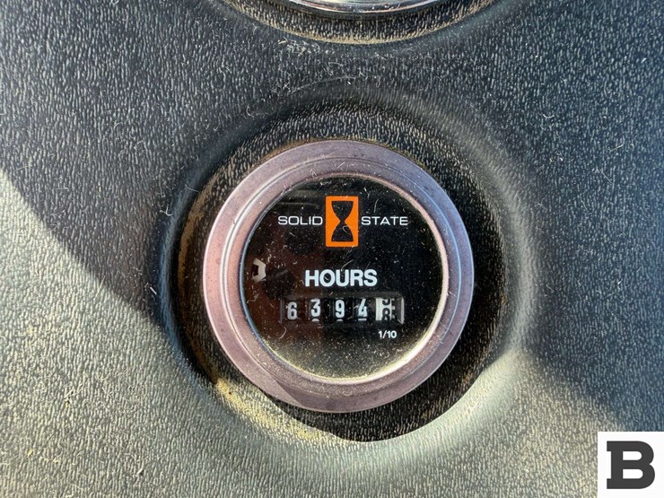 new-holland-1085-image-68