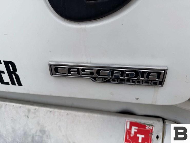 2018-freightliner-cascadia-125-image-53