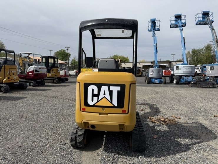 2017-caterpillar-301.7d-image-5