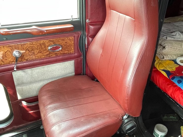 1976-peterbilt-359-image-116