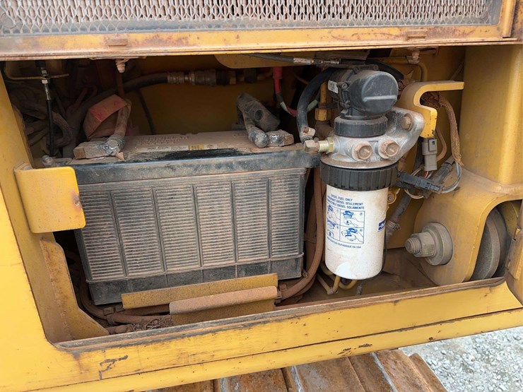 2004-caterpillar-d4g-xl-image-24