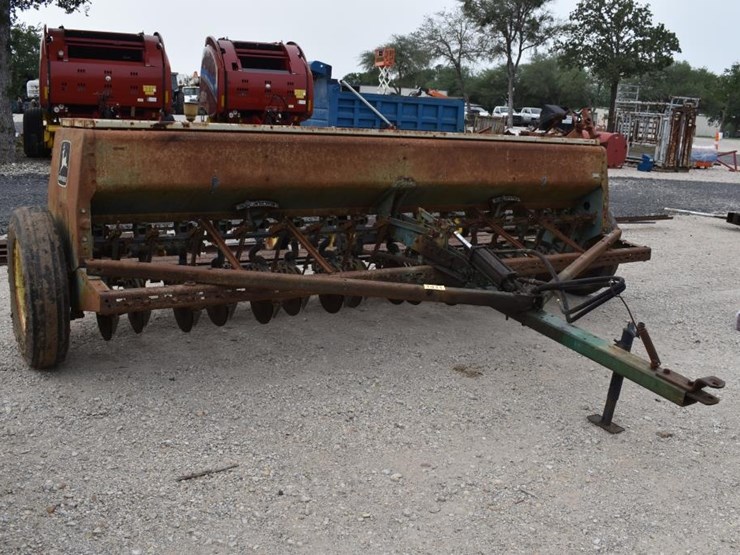 john-deere-8300-image-1