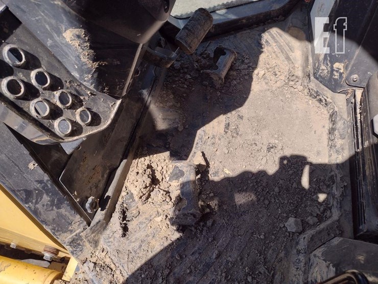 2016-komatsu-d37ex-23-image-12