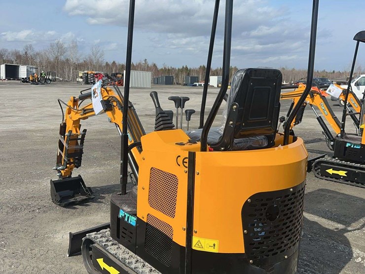 2026-future-ft15-mini-excavator-image-7