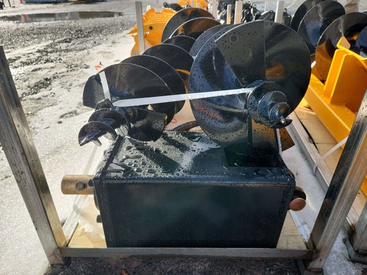 future-skid-steer-loader-auger-image-2