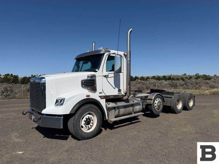 2012-freightliner-coronado-sd-tractor-truck-image-1