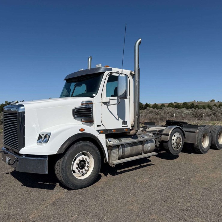 2012 Freightliner Coronado SD Tractor Truck