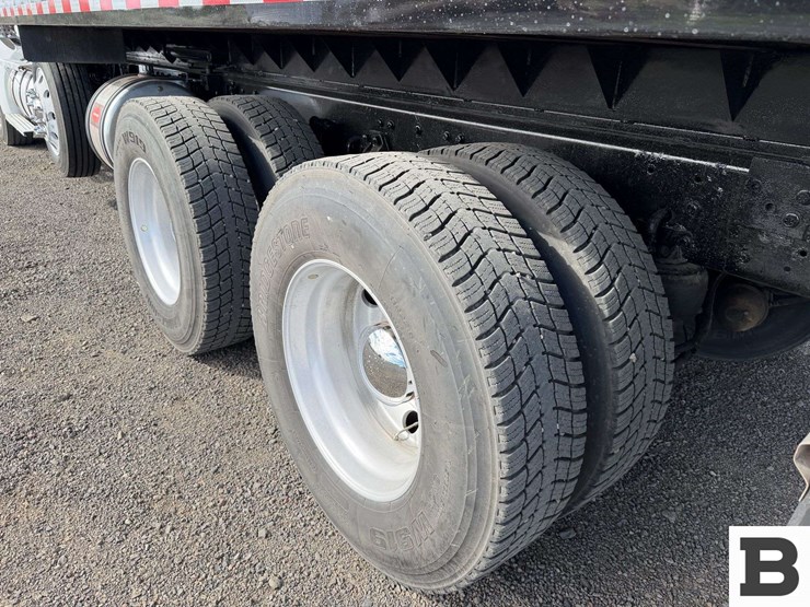 2017-kenworth-t880-image-23